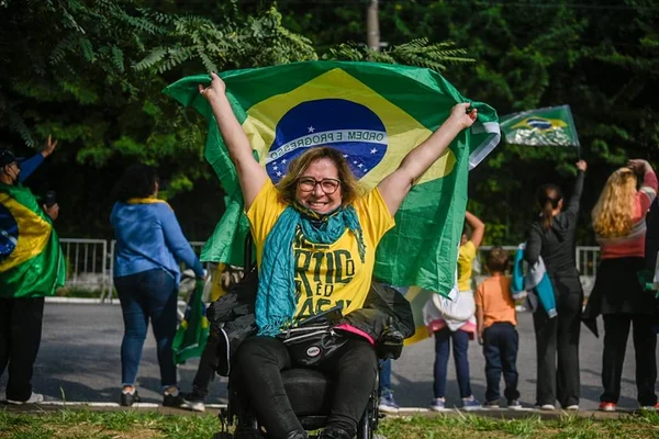 Presidente Jair Bolsonaro participa de motociata em SP