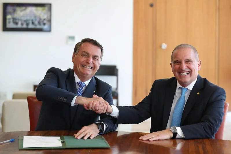 Amigo de longa data de Bolsonaro, desde que foram colegas na Câmara, Bolsonaro já disse que Onyx é seu “coringa”. Amigo de longa data de Bolsonaro, desde que foram colegas na Câmara, Bolsonaro já disse que Onyx é seu “coringa”.