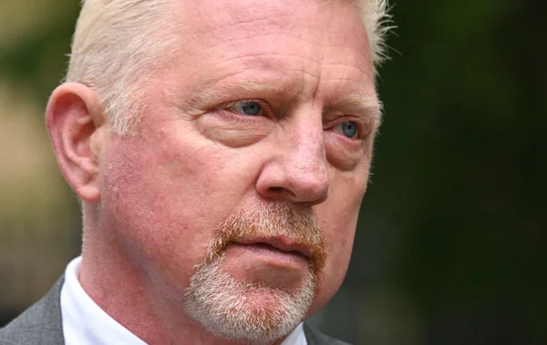 Boris Becker está preso com ratos e oito chuveiros para 1.300 pessoas