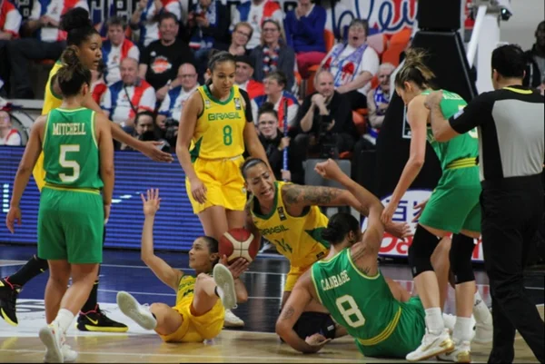 Basquete feminino perde para Austrália e não vai a Tóquio