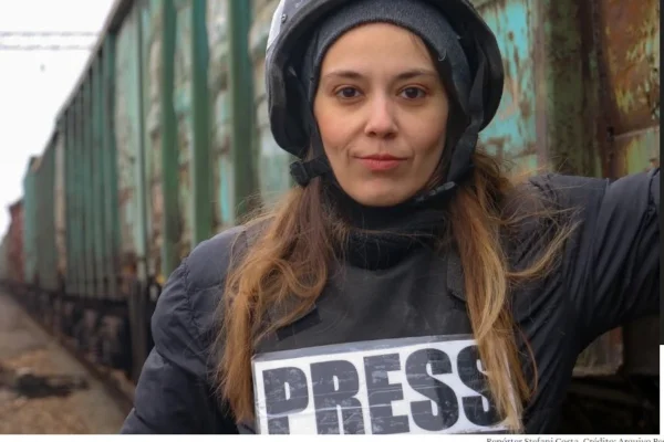 Foto colorida de jornalista brasileira Stefani Costa, que foi ameaçada de morte por um homem português de extrema direita