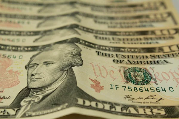 Prepare o bolso. Reajuste nos preços do material escolar pode chegar a 30% no DF
