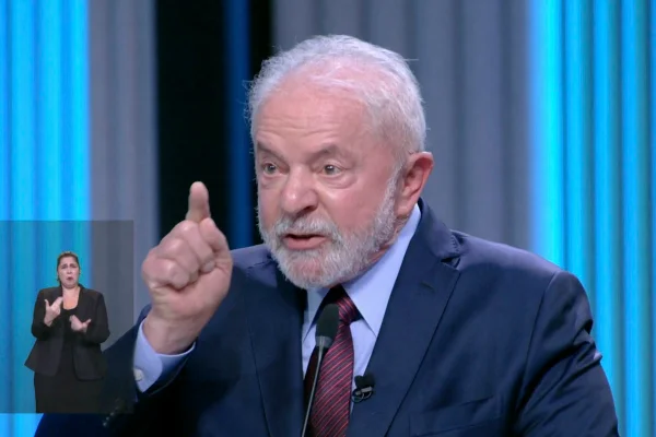 Luiz Inacio Lula da Silva durante debate presidenciaveis eleicoes 2022 TV globo candidatos
