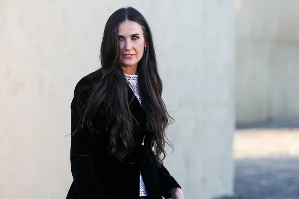 Demi Moore em desfile da Dior