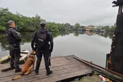 Policiais de grupos da tropa de elite da PM paulista cumprem mandados na Baixada Santista. Policiais de grupos da tropa de elite da PM paulista cumprem mandados na Baixada Santista.