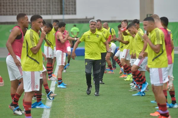 Flamengo escolhe os jogadores sub-20 que jogarão o Carioca