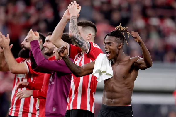 Foto colorida de jogadores do Biilbao - Metrópoles
