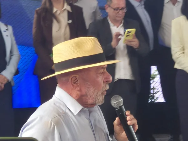 Em MG, Lula agita militância e ignora Jaques Wagner em discursos - destaque galeria Em MG, Lula agita militância e ignora Jaques Wagner em discursos - destaque galeria