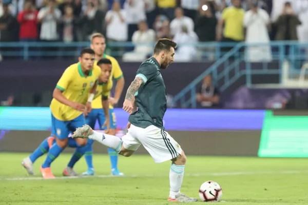 Alisson segura pressão, mas Argentina vence Brasil por 1 x 0
