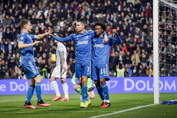 Cristiano Ronaldo faz gol em seu milésimo jogo e Juventus vence