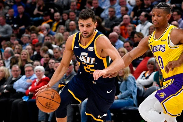 Após 4 temporadas, Raulzinho Neto é dispensado pelo Utah Jazz