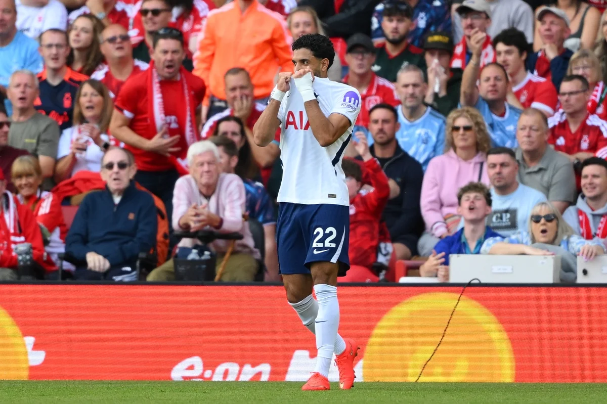 Tottenham empata com Nottingham Forest e segue sem vencer na Premier League