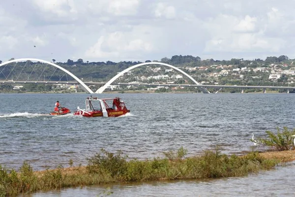 Homem de 37 anos morre afogado no Lago Paranoá
