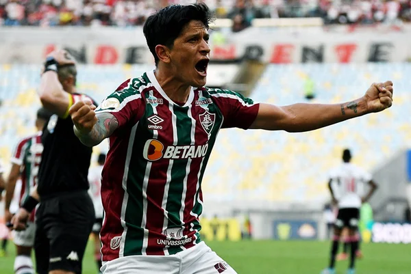 Germán Cano comemorando gol contra o São Paulo