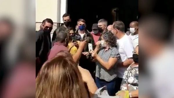 Bolsonaro visita igreja em Formosa (GO) no feriado de Corpus Christi