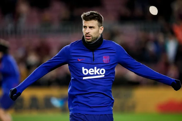 Piqué durante aquecimento do Barcelona
