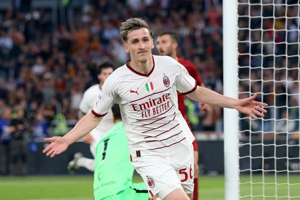 Roma e Milan marcam nos acréscimos e empatam no Campeonato Italiano