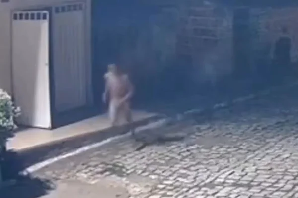 Imagem colorida, homem foge totalmente nu após invadir casa da vítima e tentar estuprá-la, no Ceará-Metrópoles