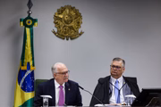 Edson Fachin e Flávio Dino em sessão no STF
