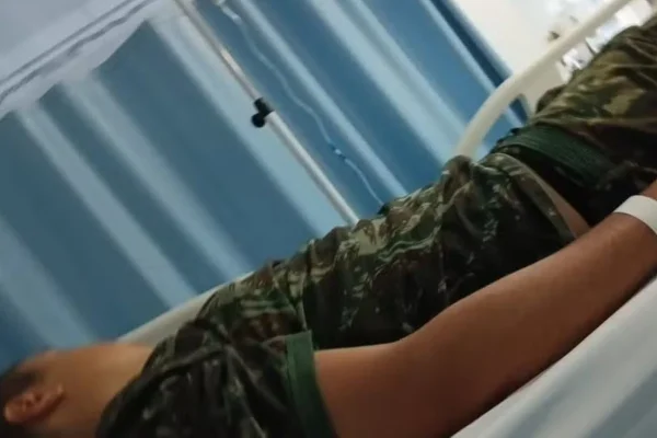 Valdir de Oliveira Franco Filho, de 19 anos, soldado do Exército que perdeu movimento das pernas após tortura em quartel. - Metrópoles