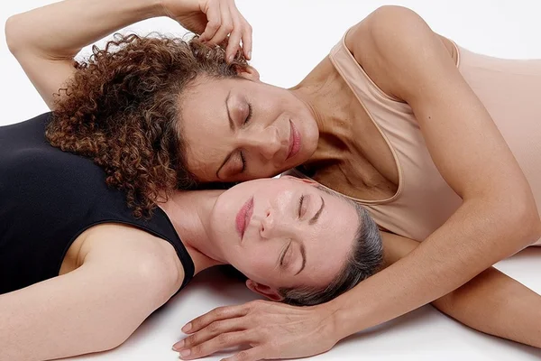 Marcas investem em roupas que reduzem o calor da menopausa