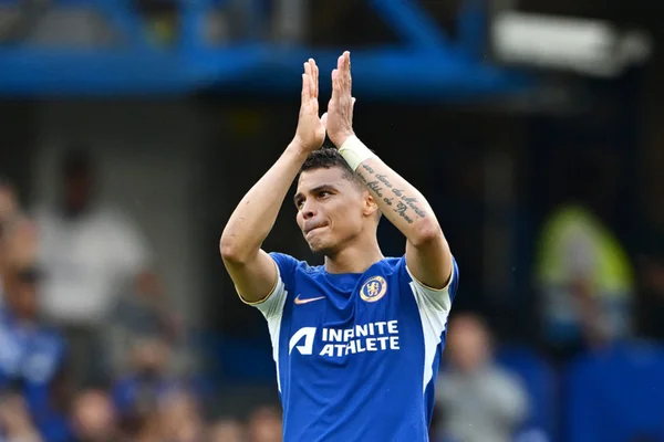 Imagem colorida de Thiago Silva batendo palmas - Metrópoles