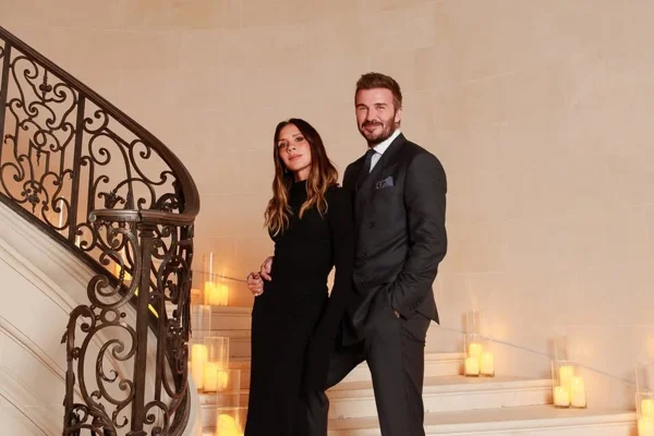 Sem Brooklyn, Victoria Beckham posta foto da família reunida