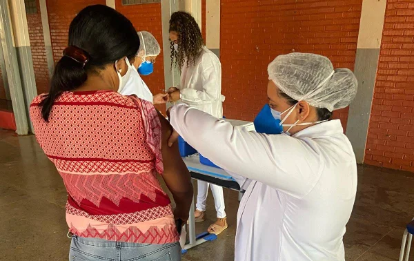 População quilombola no Entorno do DF é vacinada contra Covid-19
