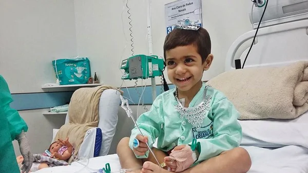 Família faz vaquinha para tratamento de menina de 2 anos com leucemia