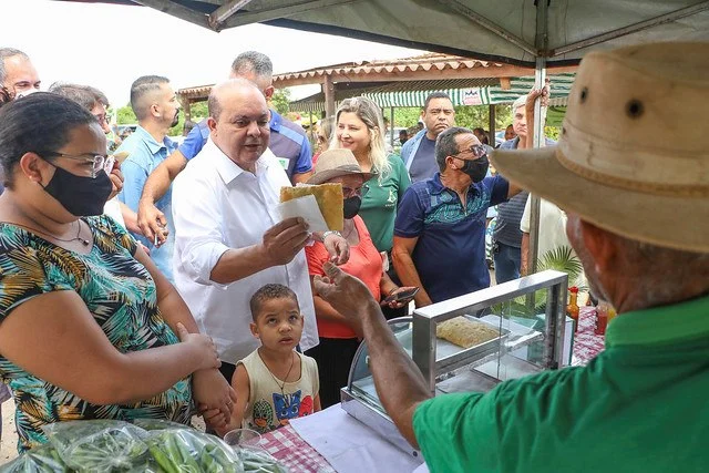 O chefe o Executivo local anunciou, ainda, a construção de 50 galpões e diversos poços artesianos em regiões rurais do DF O chefe o Executivo local anunciou, ainda, a construção de 50 galpões e diversos poços artesianos em regiões rurais do DF