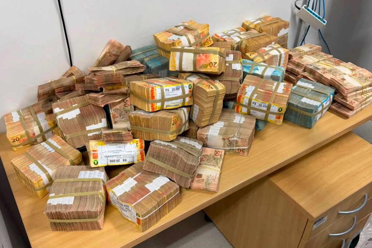 PF apreende R$ 2 milhões em operação contra lavagem de dinheiro