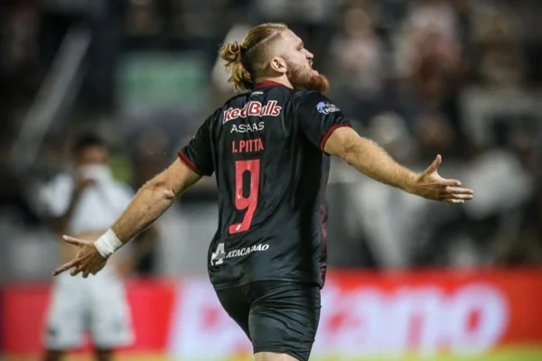 Foto colorida de Isidro Pitta, do Bragantino - Metrópoles