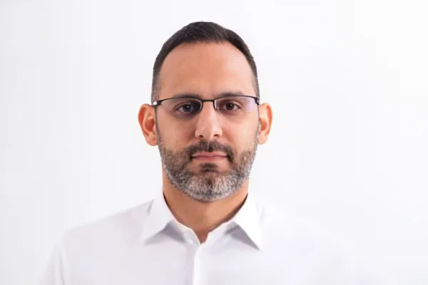 Quem é o advogado denunciado por ficar com R$ 19 mil de cliente morta