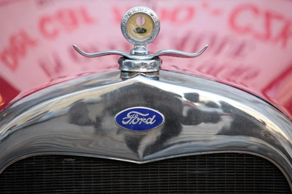 Imagem de veículo da Ford - Metrópoles