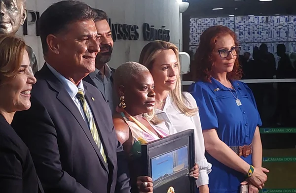Jojo Todynho visita Câmara dos Deputados e manda recado