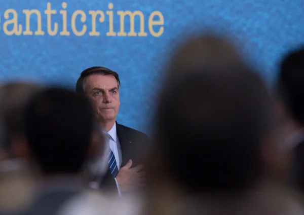 Bolsonaro, ao manter “juiz de garantias”, mostrou-se um frouxo