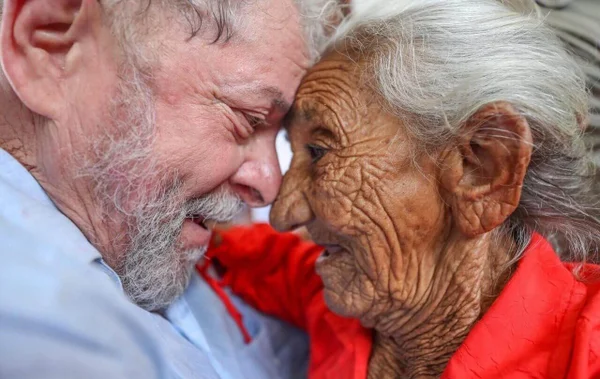 Maior índice de votação de Lula é entre idosos, aponta Quaest