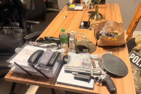 Veja imagens de mansão em Maresias de investigador preso por corrupção - destaque galeria