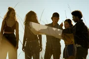 No último episódio da quarta temporada, os Pogues enfrentam o confronto final em Marrocos na busca pela Coroa Azul. No último episódio da quarta temporada, os Pogues enfrentam o confronto final em Marrocos na busca pela Coroa Azul.