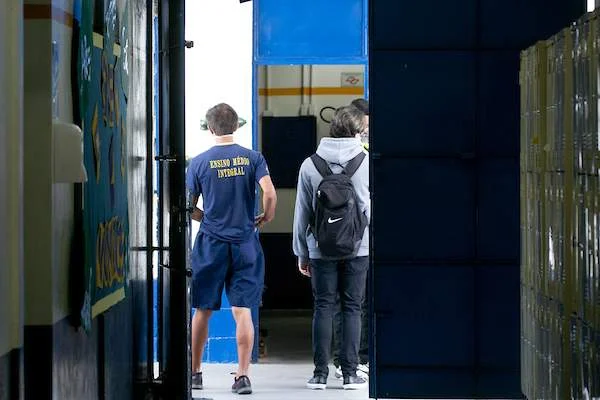 Governo de SP cria comissão médica para orientar volta às aulas no estado