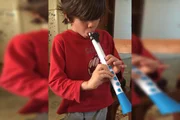 A jornada musical de Pedro começou em 2020, aos 7 anos, com o dood — instrumento com palheta simples voltado à iniciação infantil A jornada musical de Pedro começou em 2020, aos 7 anos, com o dood — instrumento com palheta simples voltado à iniciação infantil