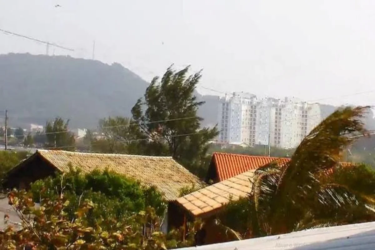 Seis estados seguem sob alerta de tempestade e vendaval até domingo