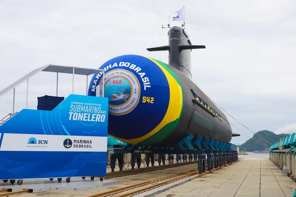 Imagem colorida mostra submarino Tonelero, da Marinha do Brasil - Metrópoles