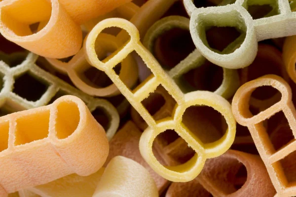 Macarrão em formato fálico