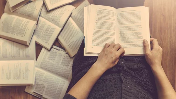 10 livros para se encantar com a poesia em língua portuguesa