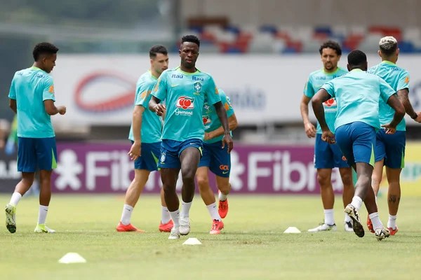 Imagem colorida do treino da Seleção Brasileira - Metrópoles