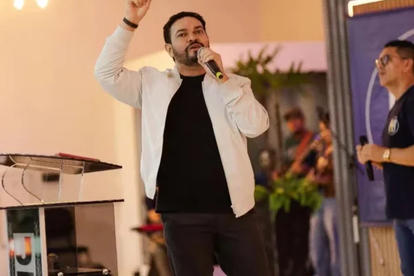 Imagem colorida, Naufrágio em Manaus: corpo encontrado é de cantor gospel desaparecido - Metrópoles