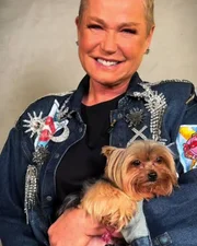 Xuxa Menghel e sua cadelinha Doralice Xuxa Menghel e sua cadelinha Doralice