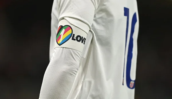 Braçadeira de capitão One Love - Metrópoles