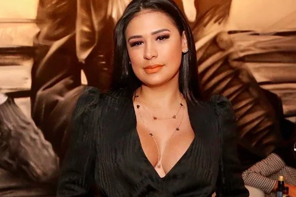 Simone revela que fez lipo, mas lamenta alimentação: “Sem futuro”